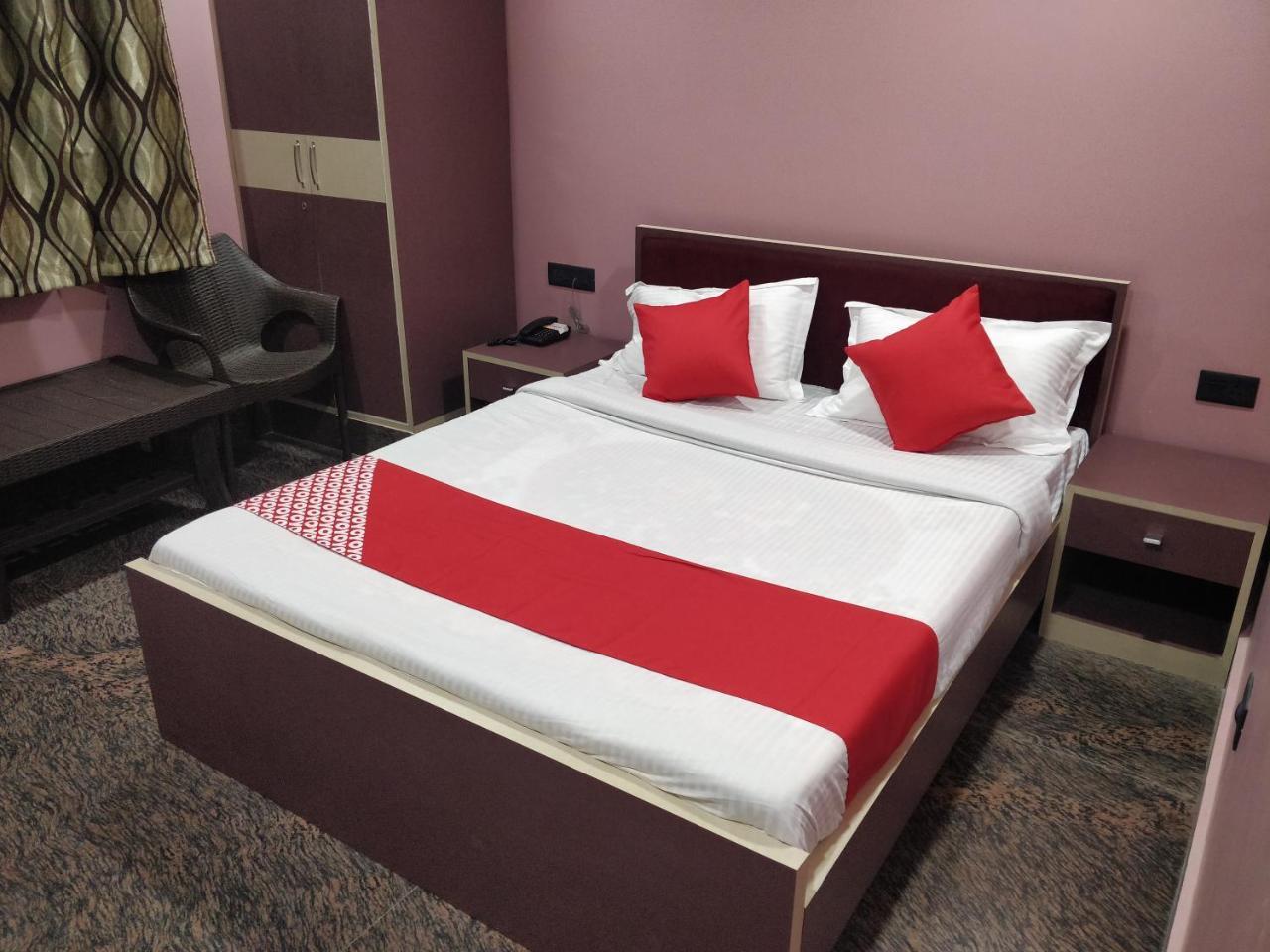 Oyo 16871 Anant Home Stay Shillong Esterno foto