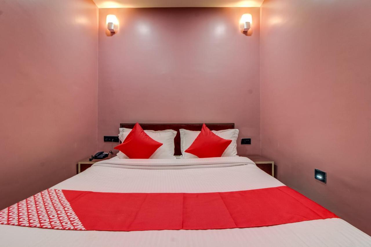 Oyo 16871 Anant Home Stay Shillong Esterno foto