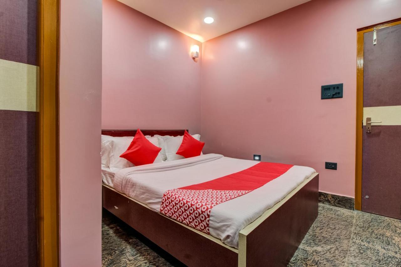 Oyo 16871 Anant Home Stay Shillong Esterno foto