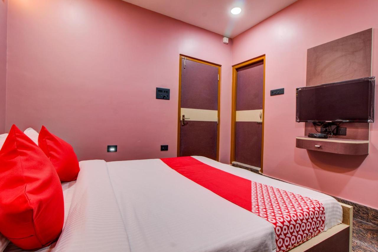 Oyo 16871 Anant Home Stay Shillong Esterno foto