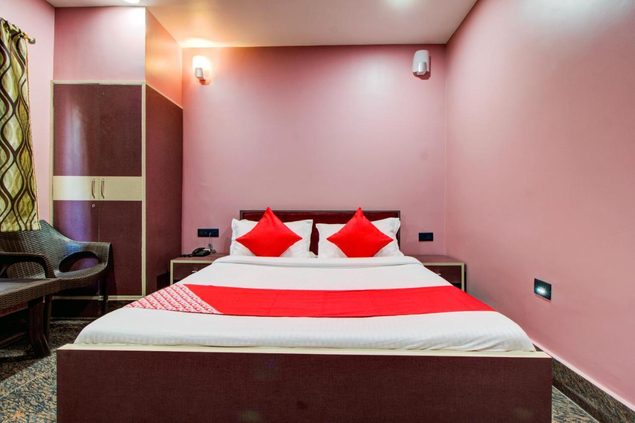 Oyo 16871 Anant Home Stay Shillong Esterno foto