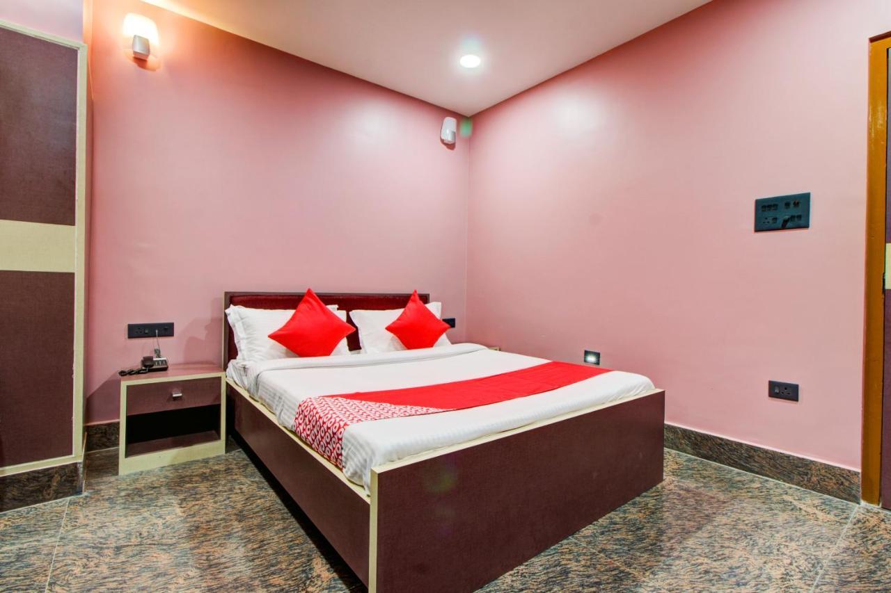 Oyo 16871 Anant Home Stay Shillong Esterno foto