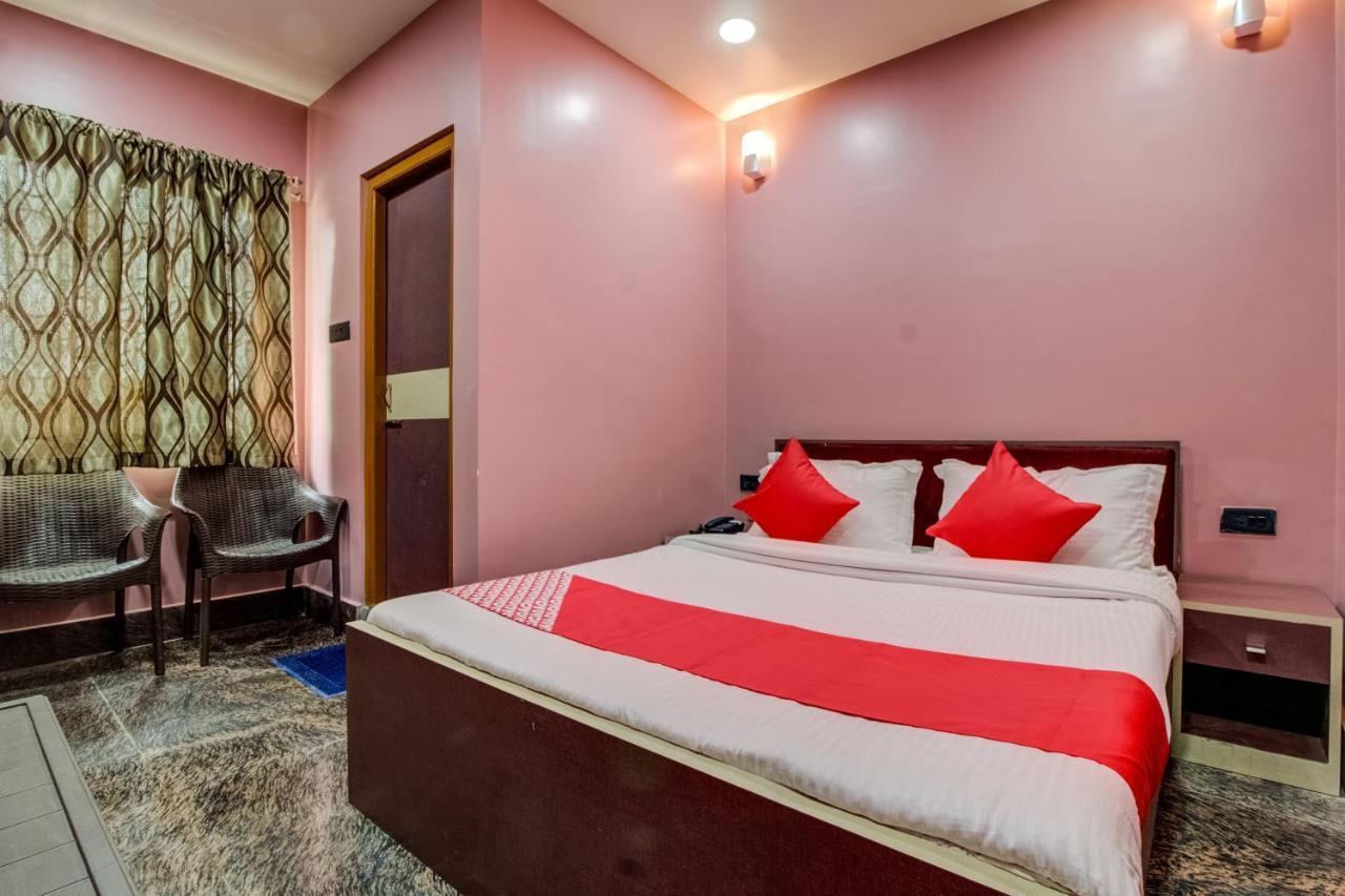 Oyo 16871 Anant Home Stay Shillong Esterno foto