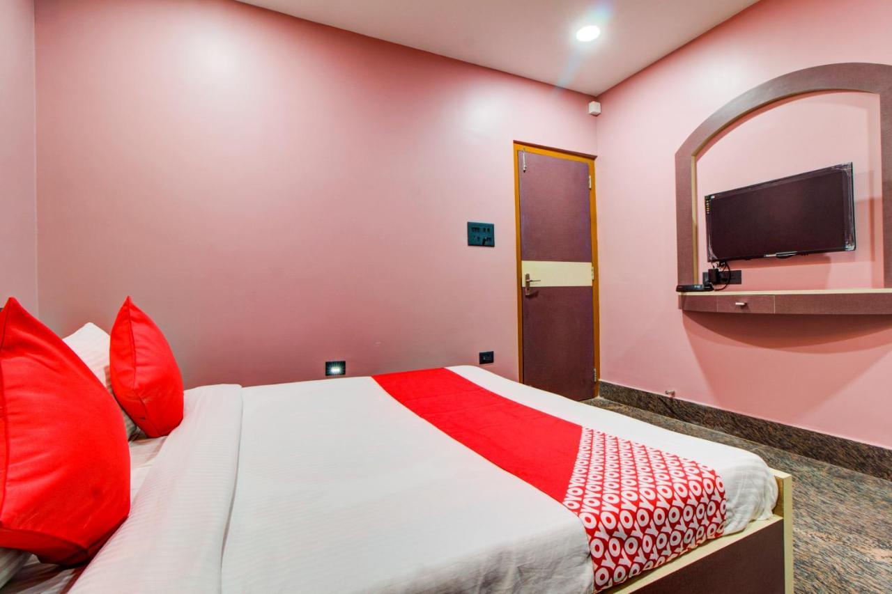 Oyo 16871 Anant Home Stay Shillong Esterno foto
