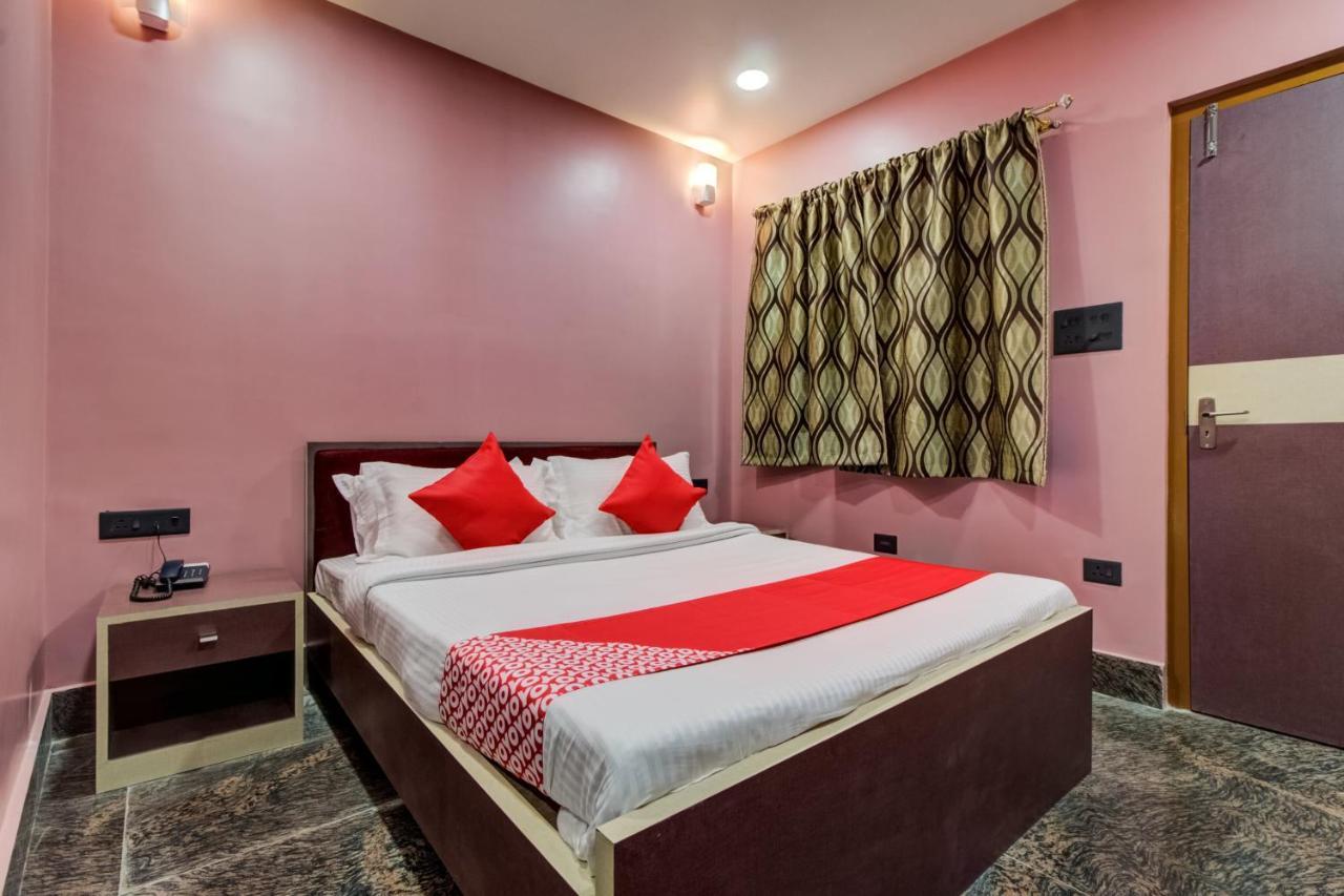 Oyo 16871 Anant Home Stay Shillong Esterno foto