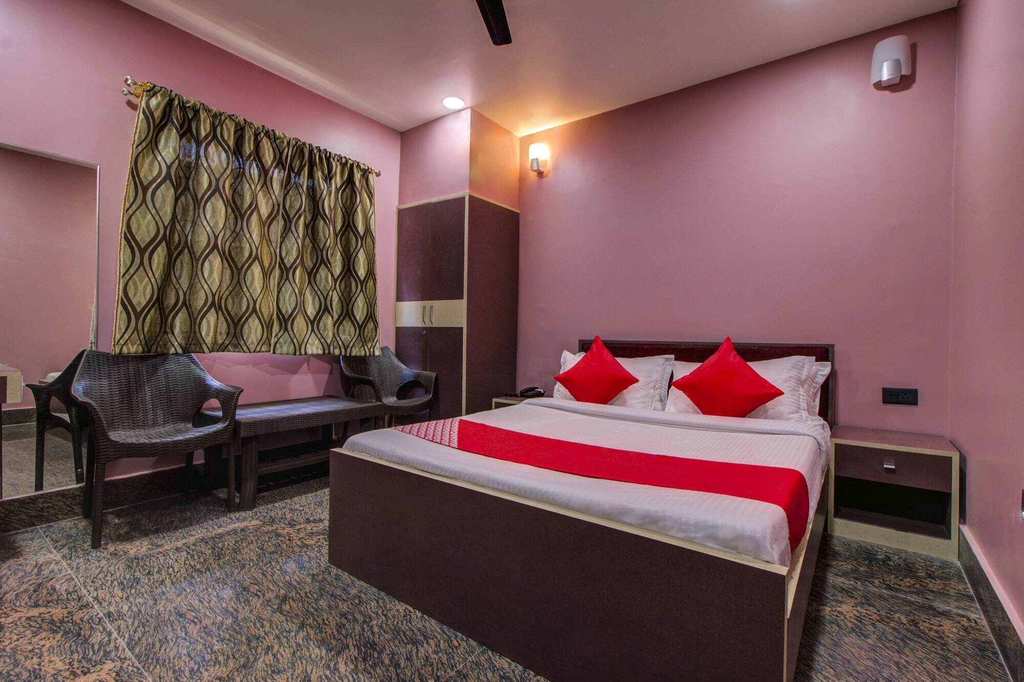Oyo 16871 Anant Home Stay Shillong Esterno foto