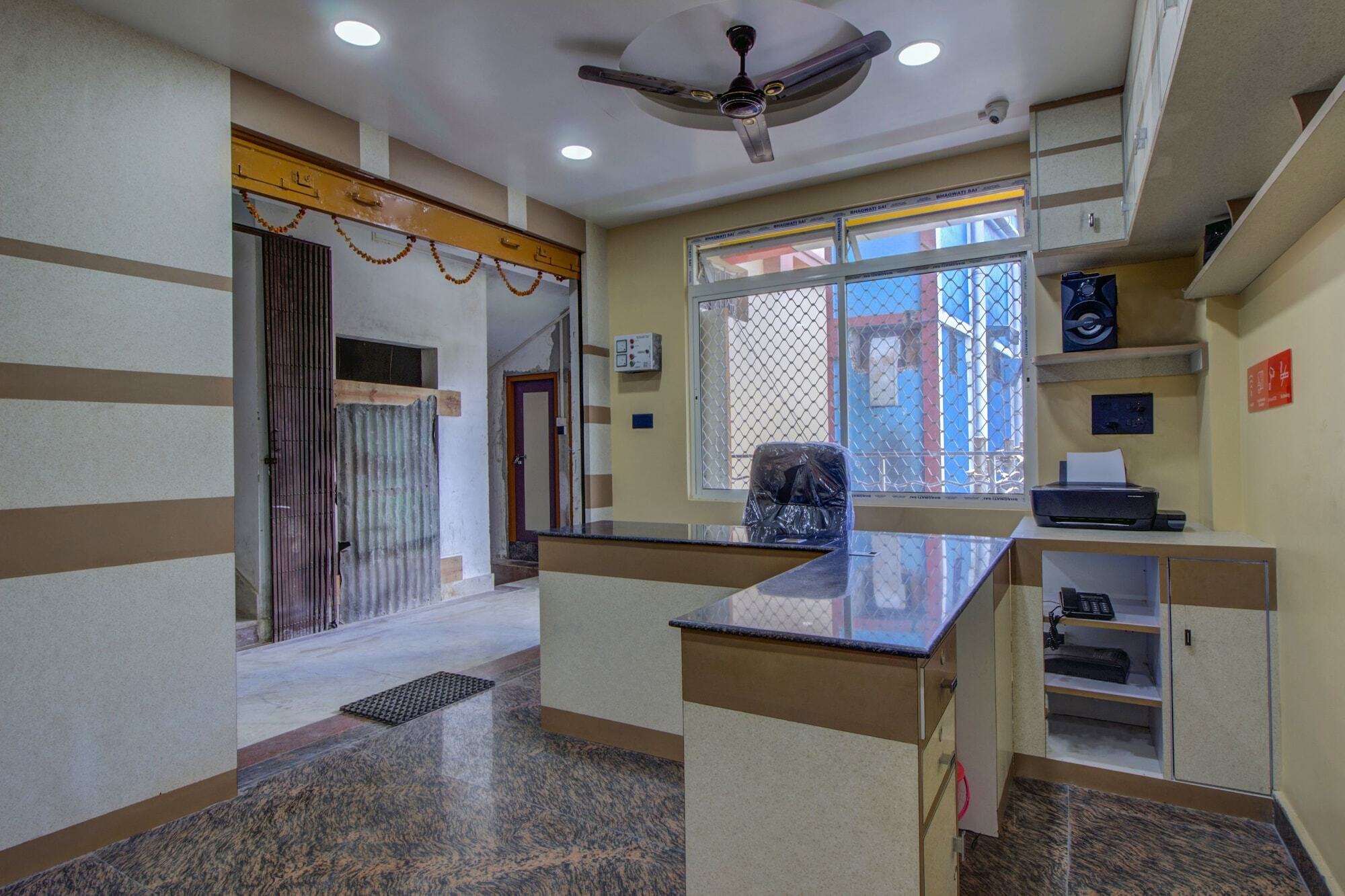 Oyo 16871 Anant Home Stay Shillong Esterno foto